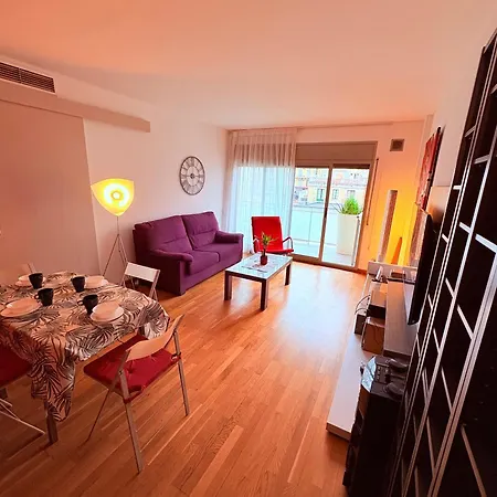 Stunning Flat For 5 People With Breakfast Included With Sagrada Familia Church View Apartamento Barcelona