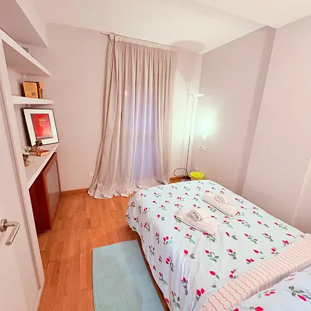 Stunning Flat For 5 People With Breakfast Included With Sagrada Familia Church View Appartement