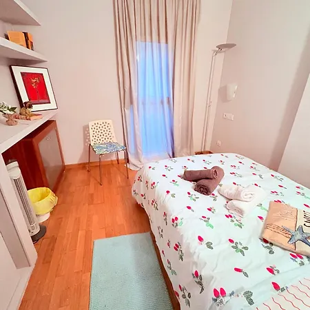 Stunning Flat For 5 People With Breakfast Included With Sagrada Familia Church View Appartement *