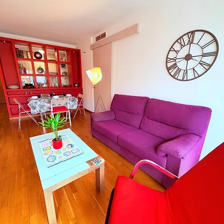 Apartment Stunning Flat For 5 People With Breakfast Included With Sagrada Familia Church View *