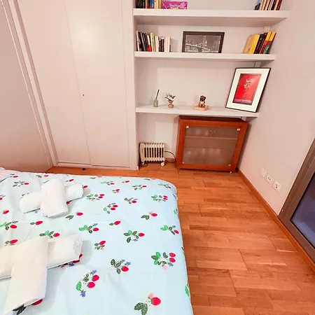 Apartamento Stunning Flat For 5 People With Breakfast Included With Sagrada Familia Church View