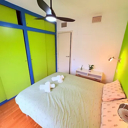 Stunning Flat For 5 People With Breakfast Included With Sagrada Familia Church View * Barcelona