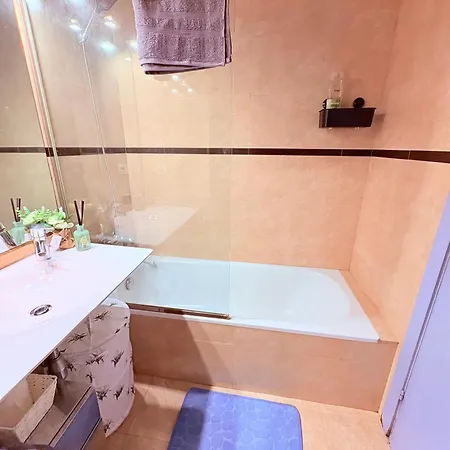 Stunning Flat For 5 People With Breakfast Included With Sagrada Familia Church View Appartement Barcelona